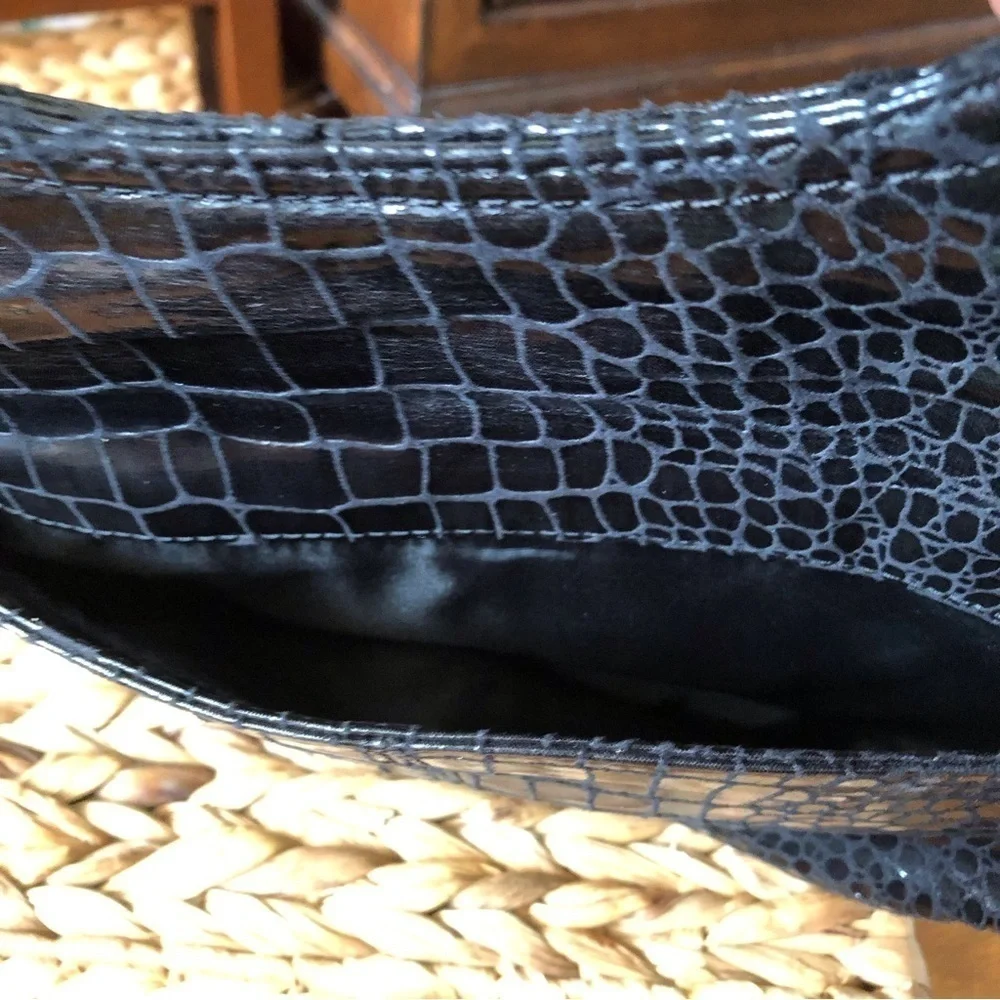 Vintage Nine West black shine magnetic clutch